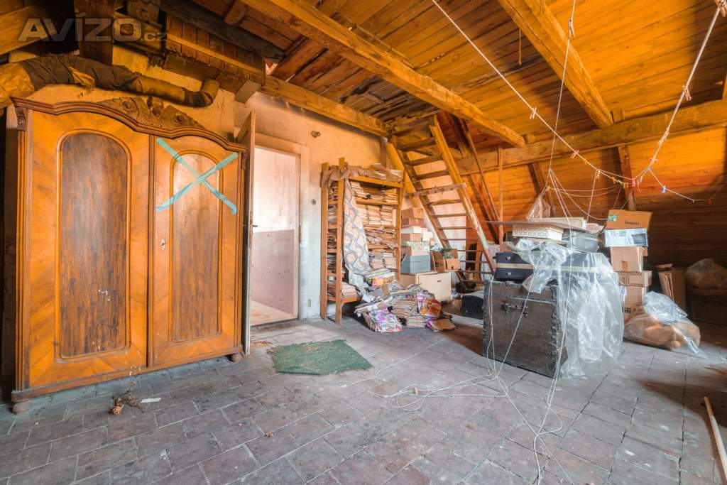 Foto inzerátu Prvorepubliková vila 5+2 (7+3) 380m2 / balkon /garáž / zahrada 1051m2 v top lokalitě k rekonstrukci