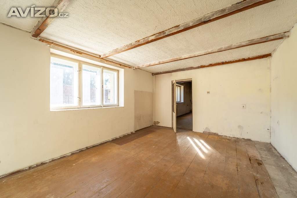 Foto inzerátu RD 3+kk zastavěná plocha 113 m2, užitná 229 m2,zahrada 344 m2,dobrá lokalita k rekonstrukci, Dobšic