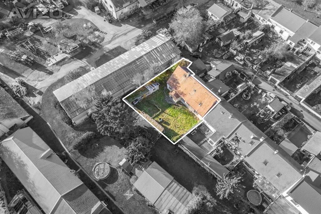 Foto inzerátu RD 3+kk zastavěná plocha 113 m2, užitná 229 m2,zahrada 344 m2,dobrá lokalita k rekonstrukci, Dobšic