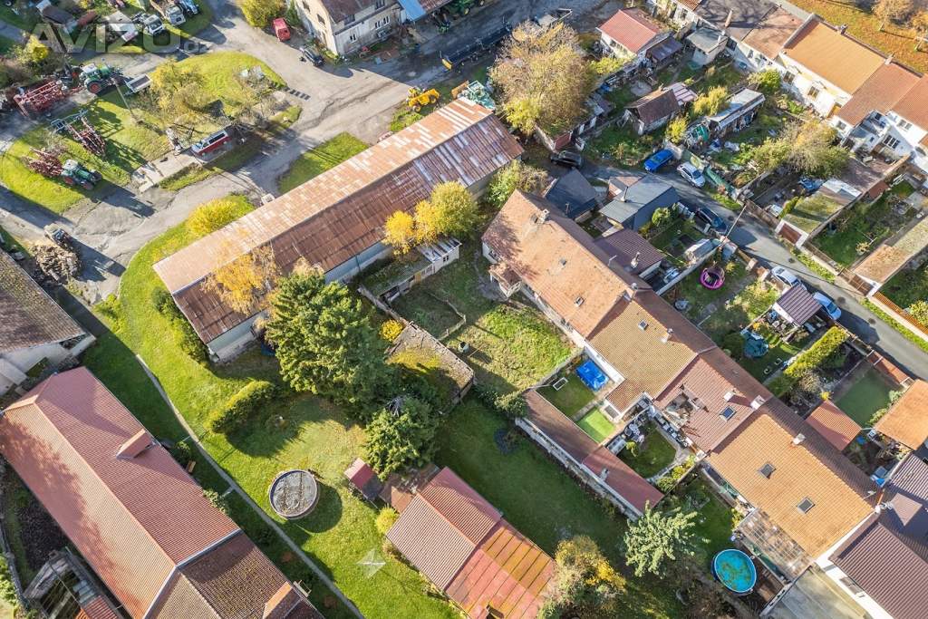 Foto inzerátu RD 3+kk zastavěná plocha 113 m2, užitná 229 m2,zahrada 344 m2,dobrá lokalita k rekonstrukci, Dobšic