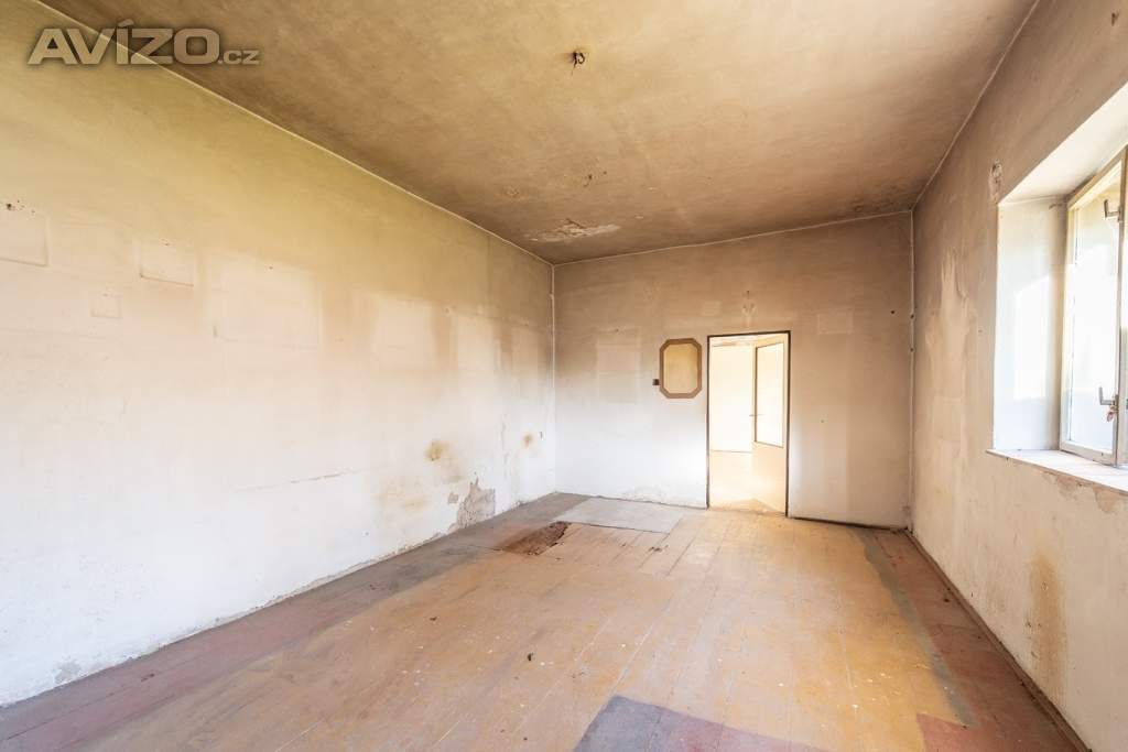 Foto inzerátu RD 3+kk zastavěná plocha 113 m2, užitná 229 m2,zahrada 344 m2,dobrá lokalita k rekonstrukci, Dobšic