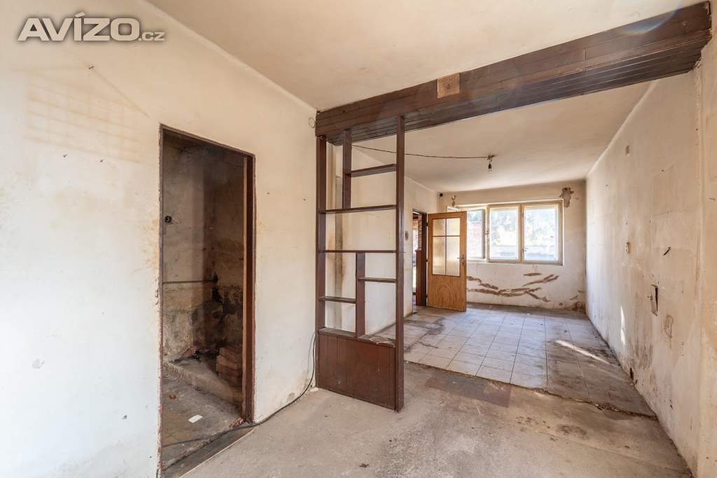 Foto inzerátu RD 3+kk zastavěná plocha 113 m2, užitná 229 m2,zahrada 344 m2,dobrá lokalita k rekonstrukci, Dobšic