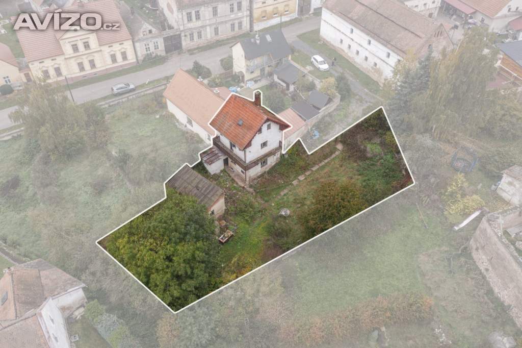 Foto inzerátu Prodej RD /Chata 60m2, obytná 85 m2 /balkon, pozemek 390 m2, zahrada 320 m2 k rekonstrukci.
