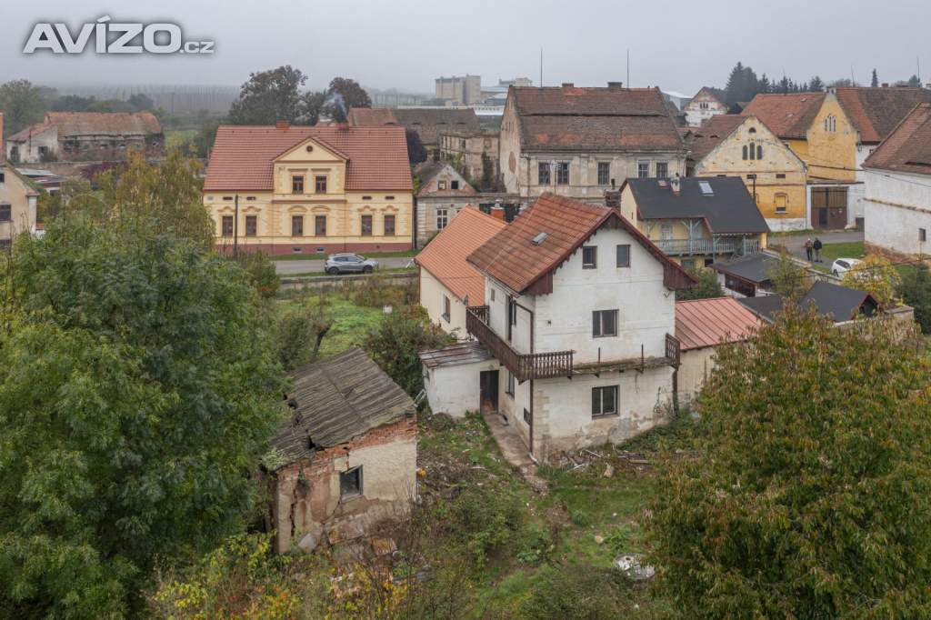 Foto inzerátu Prodej RD /Chata 60m2, obytná 85 m2 /balkon, pozemek 390 m2, zahrada 320 m2 k rekonstrukci.