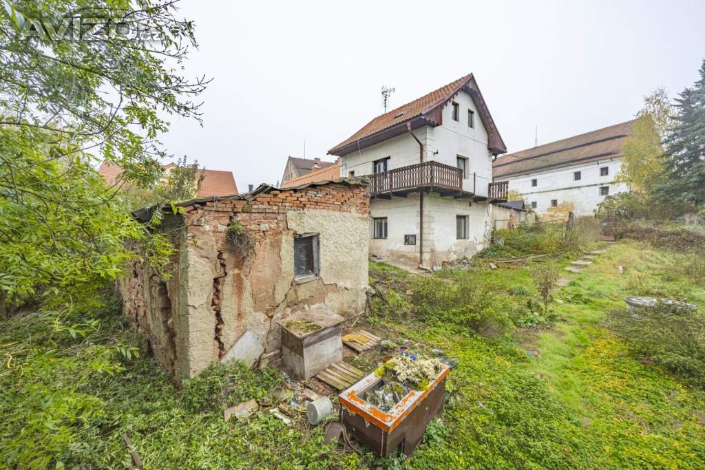 Foto inzerátu Prodej RD /Chata 60m2, obytná 85 m2 /balkon, pozemek 390 m2, zahrada 320 m2 k rekonstrukci.