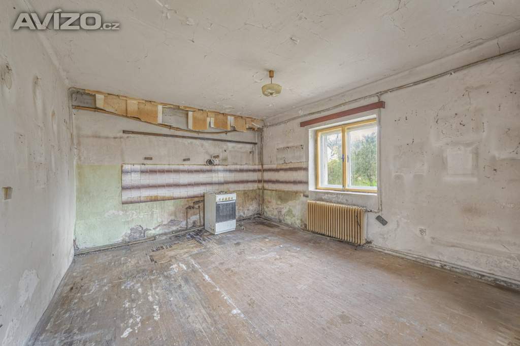 Foto inzerátu Prodej RD /Chata 60m2, obytná 85 m2 /balkon, pozemek 390 m2, zahrada 320 m2 k rekonstrukci.