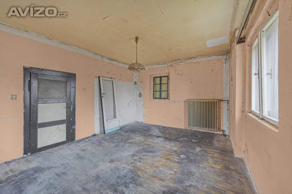 Foto inzerátu Prodej RD /Chata 60m2, obytná 85 m2 /balkon, pozemek 390 m2, zahrada 320 m2 k rekonstrukci.