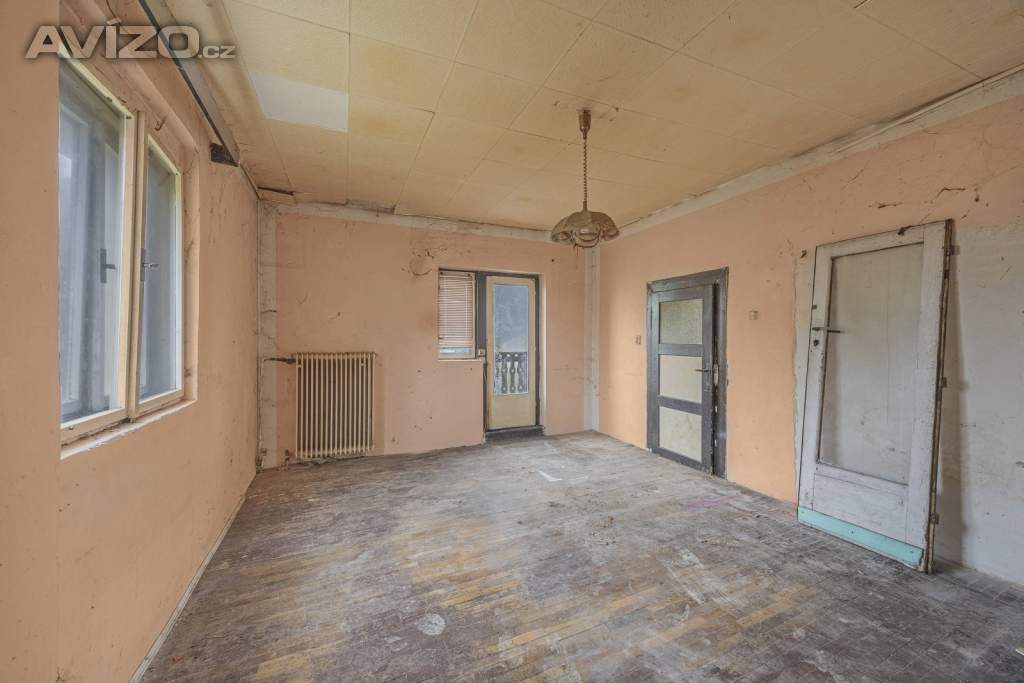 Foto inzerátu Prodej RD /Chata 60m2, obytná 85 m2 /balkon, pozemek 390 m2, zahrada 320 m2 k rekonstrukci.