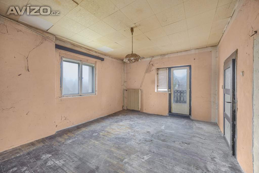 Foto inzerátu Prodej RD /Chata 60m2, obytná 85 m2 /balkon, pozemek 390 m2, zahrada 320 m2 k rekonstrukci.