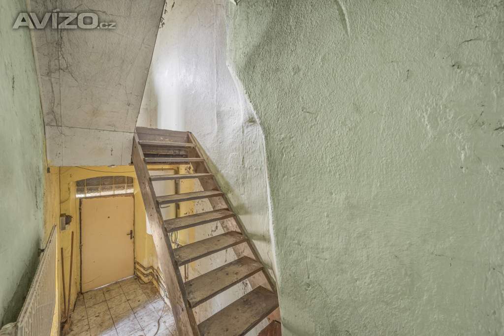 Foto inzerátu Prodej RD /Chata 60m2, obytná 85 m2 /balkon, pozemek 390 m2, zahrada 320 m2 k rekonstrukci.