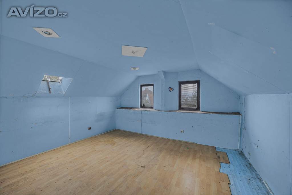 Foto inzerátu Prodej RD /Chata 60m2, obytná 85 m2 /balkon, pozemek 390 m2, zahrada 320 m2 k rekonstrukci.