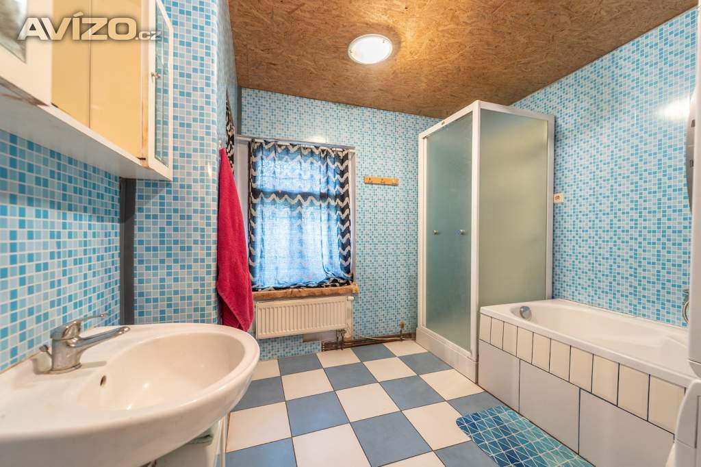 Foto inzerátu 2x RD 4+1 208m2, 2+kk/garsonka 141 m2, stodola 256 m2, pozemek 1 547 m2 v atraktivní lokalitě Vykáň