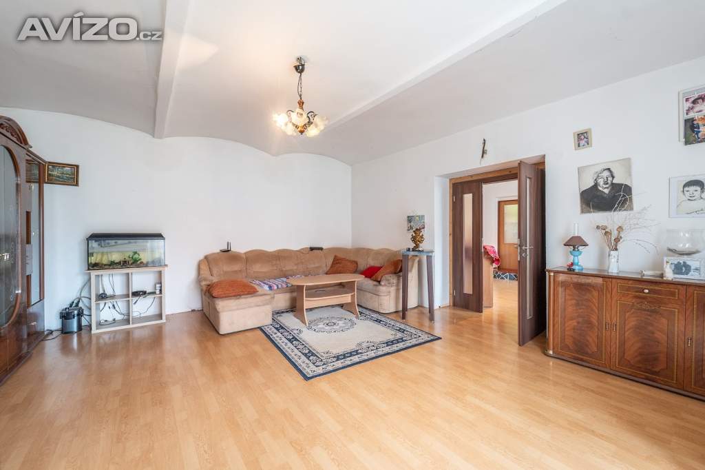Foto inzerátu 2x RD 4+1 208m2, 2+kk/garsonka 141 m2, stodola 256 m2, pozemek 1 547 m2 v atraktivní lokalitě Vykáň