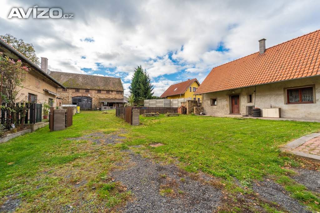 Foto inzerátu 2x RD 4+1 208m2, 2+kk/garsonka 141 m2, stodola 256 m2, pozemek 1 547 m2 v atraktivní lokalitě Vykáň