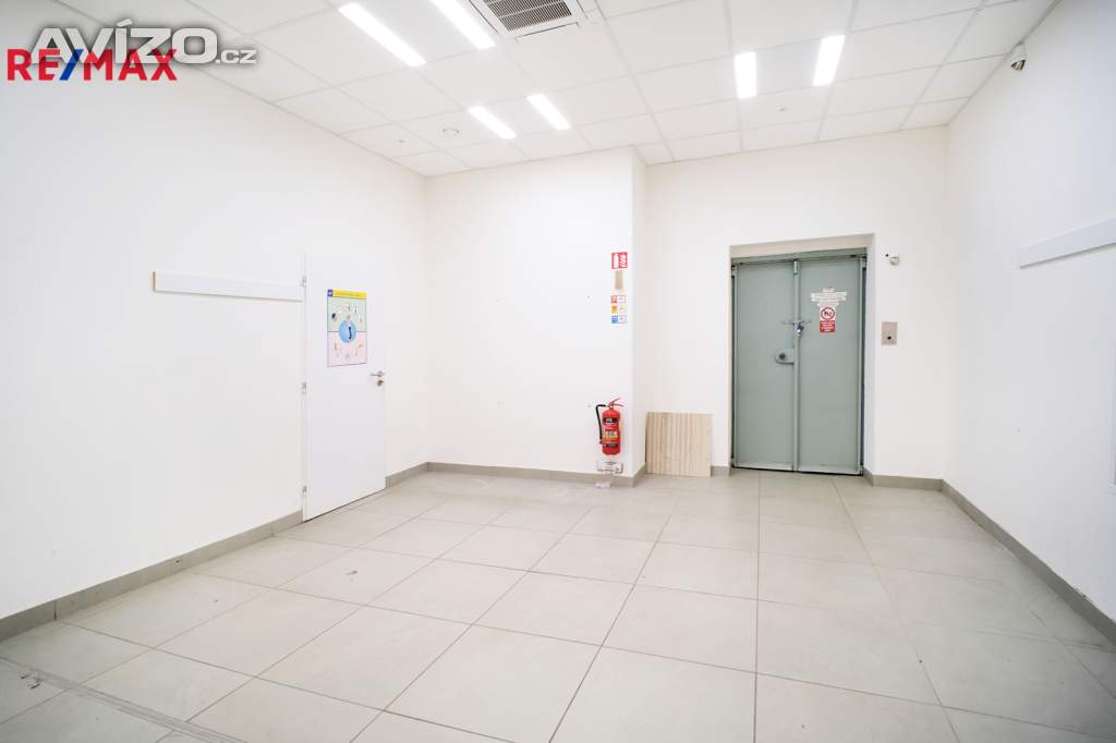 Foto inzerátu Pronájem Obchodní prostory 550 m2, tř. Těreškovové, Karviná-Mizerov