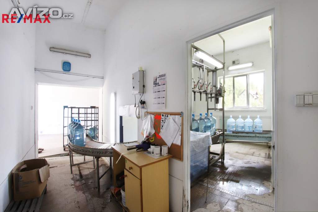 Foto inzerátu Prodej výrobní haly 950 m², pozemek 6 613 m² Malé Kunčice (Kończyce Małe)