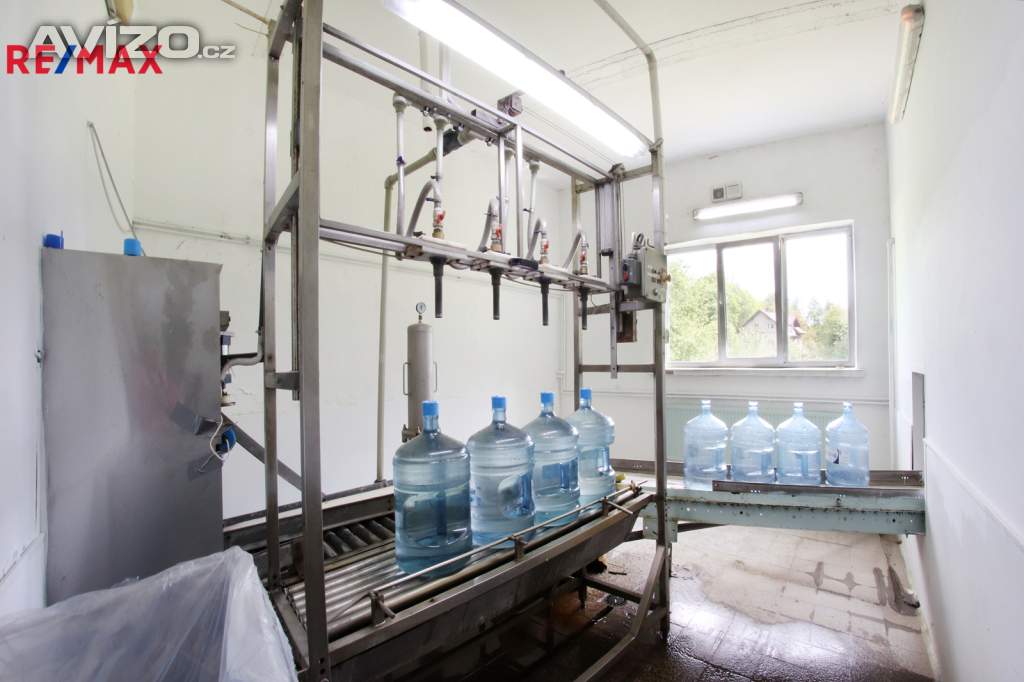 Foto inzerátu Prodej výrobní haly 950 m², pozemek 6 613 m² Malé Kunčice (Kończyce Małe)