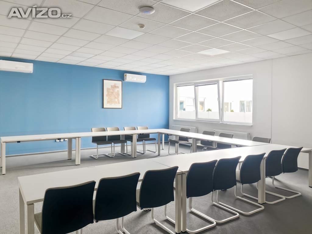 Otevřené kancelářské prostory pro 10 osob v HQ Laso