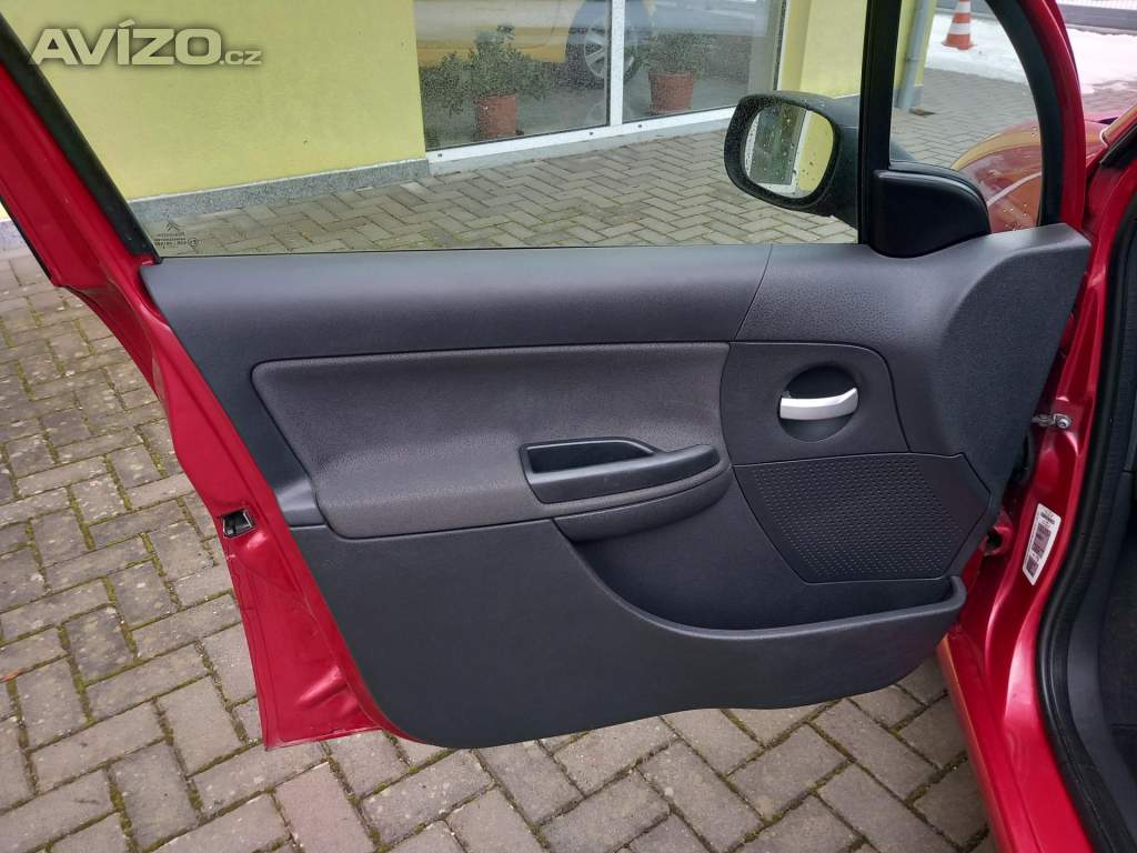 Foto inzerátu Citroën C3 1,4i KLIMA NOVÁ STK BEZ KOROZE