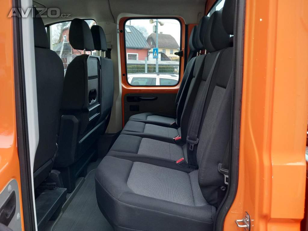 Foto inzerátu Volkswagen Crafter 2,0TDi 103kw 7 MÍST ,ODPOČET !