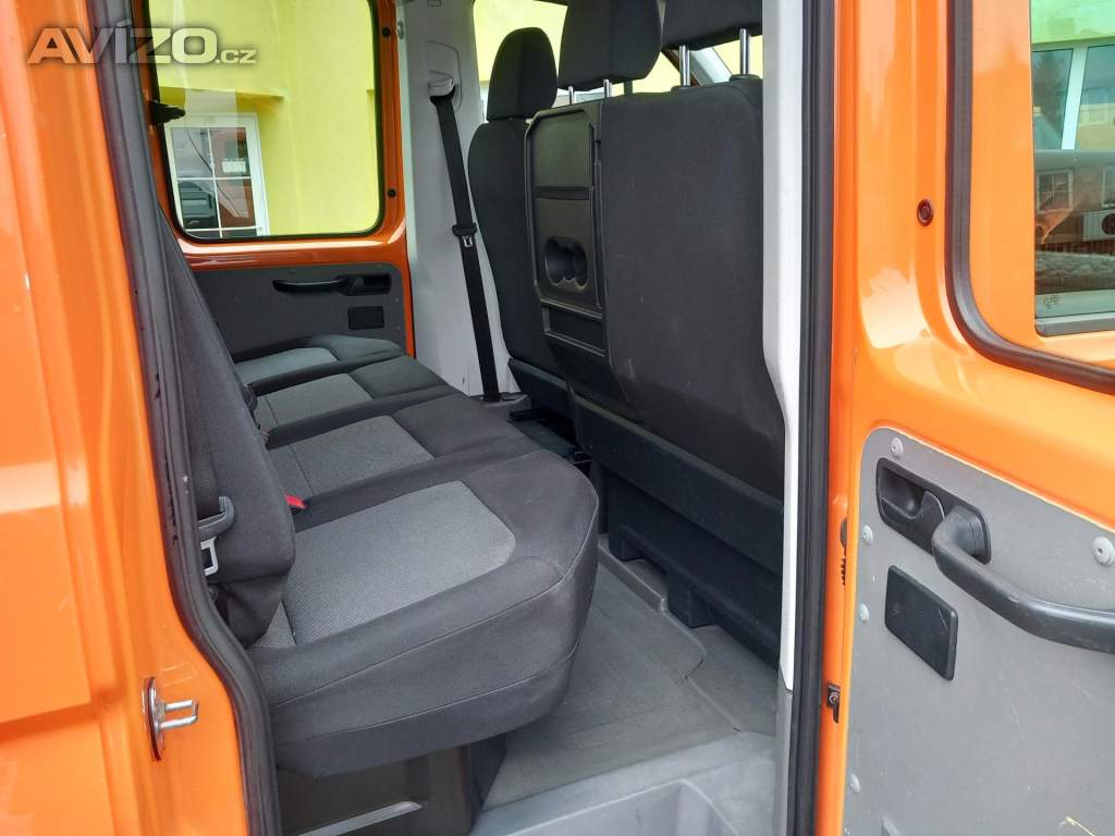Foto inzerátu Volkswagen Crafter 2,0TDi 103kw 7 MÍST ,ODPOČET !