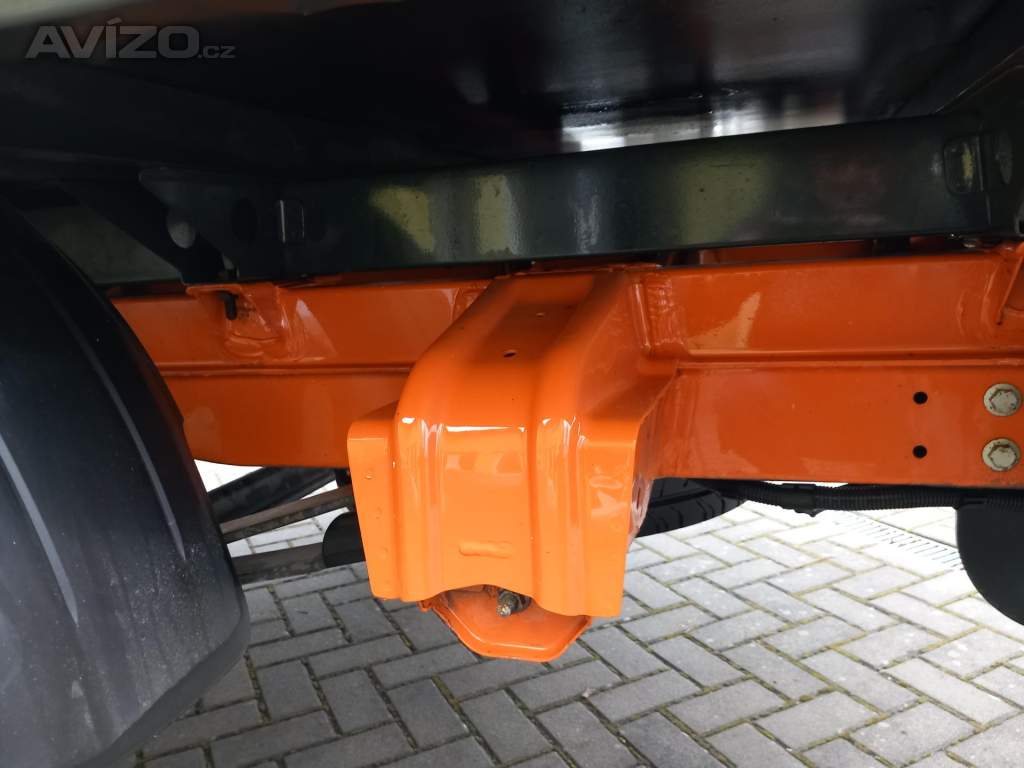 Foto inzerátu Volkswagen Crafter 2,0TDi 103kw 7 MÍST ,ODPOČET !