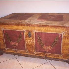 Foto inzerátu Malovaná truhla z roku 1817