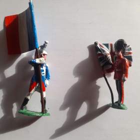 Foto inzerátu Rytíři a další cínoví vojáčci- cínové figurky