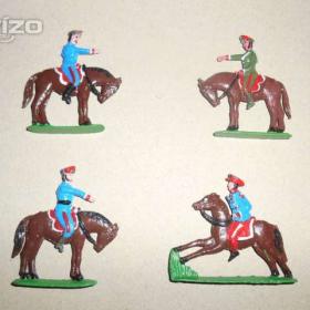 Foto inzerátu Cínoví - vojáčci, indiáni, rytíři a další