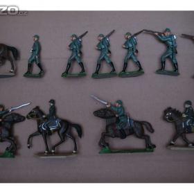 Foto inzerátu Cínoví - vojáčci, indiáni, rytíři a další