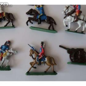 Foto inzerátu Cínoví - vojáčci, indiáni, rytíři a další