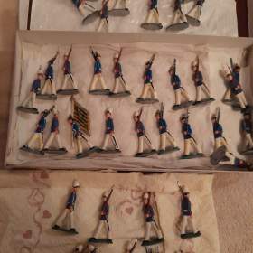 Foto inzerátu Cínoví - vojáčci, indiáni, rytíři a další