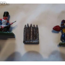 Foto inzerátu vojáčci a další cínové figurky