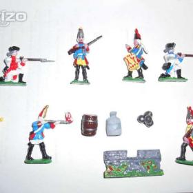 Foto inzerátu Cínové figurky - vojáčci, indiáni, rytíři a další