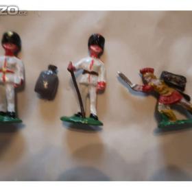 Foto inzerátu Cínové figurky - vojáčci, indiáni, rytíři a další