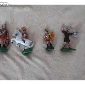 Foto inzerátu Cínové figurky - vojáčci, indiáni, rytíři a další