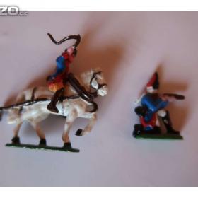 Foto inzerátu Cínoví vojáčci- rytíři, kovbojové, piráti, indiáni a další