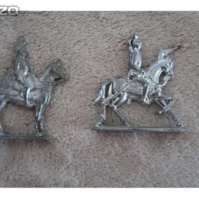 Foto inzerátu Cínoví vojáčci- rytíři, kovbojové, piráti, indiáni a další