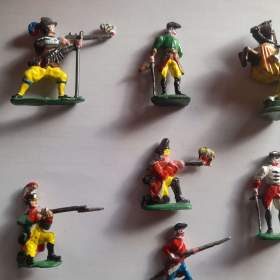 Foto inzerátu vojáci - vojáčci - cínové figurky