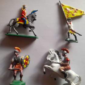 Foto inzerátu vojáci - vojáčci - cínové figurky