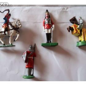 Foto inzerátu Cínoví vojáčci - rytíři, indiáni, pěchota, jízda , děla a další