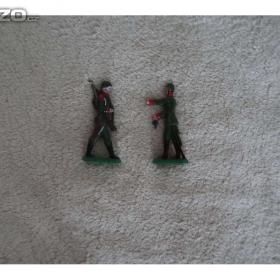 Foto inzerátu Cínoví vojáčci - rytíři, indiáni, pěchota, jízda , děla a další