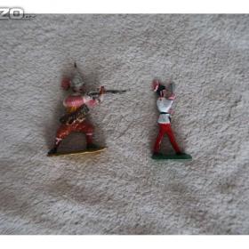 Foto inzerátu Cínoví vojáčci - rytíři, indiáni, pěchota, jízda , děla a další