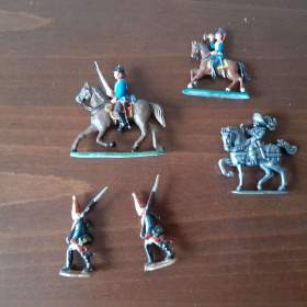 Foto inzerátu Prodej cínových figurek - rytíři, indiáni, vojáci, fantasy.....