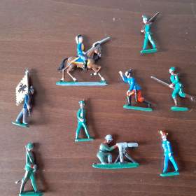 Foto inzerátu Prodej cínových figurek - rytíři, indiáni, vojáci, fantasy.....