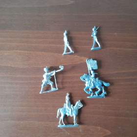 Foto inzerátu Prodej cínových figurek - rytíři, indiáni, vojáci, fantasy.....