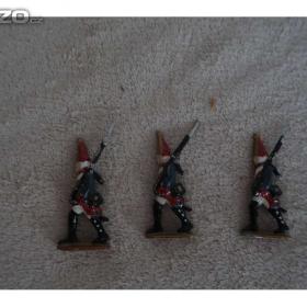 Foto inzerátu Cínové figurky - vojáčci, indiáni, rytíři a další