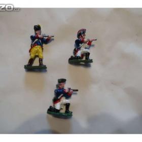 Foto inzerátu Cínové figurky - vojáčci, indiáni, rytíři a další