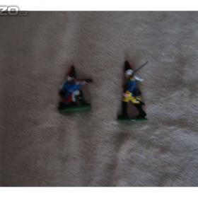 Foto inzerátu Cínové figurky - vojáčci, indiáni, rytíři a další