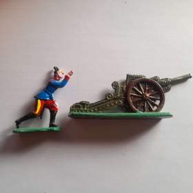 Foto inzerátu Cínové figurky - vojáčci, indiáni, rytíři a další